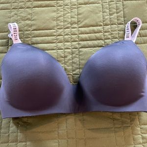 Black 36dd VS T-shirt lightly lined wireless bra